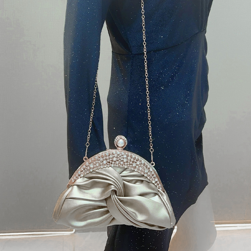 Gold Women Luxurious Chain Sho - Luxury Bags Gold review and price