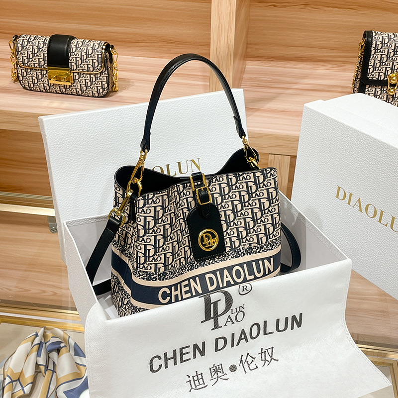 Popular Classic Ladies Handbag - Luxury Bags Sale review and price